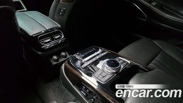 Genesis G90 Premium Luxury, 2021 18