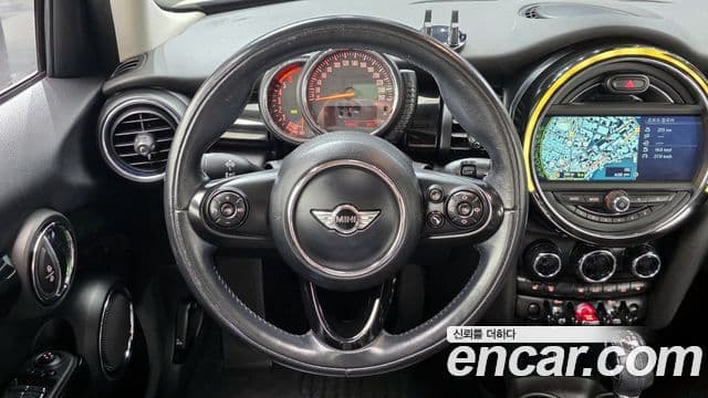 Mini Cooper D 3세대, 2015 13