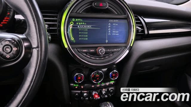 Mini Cooper D 3세대, 2015 14