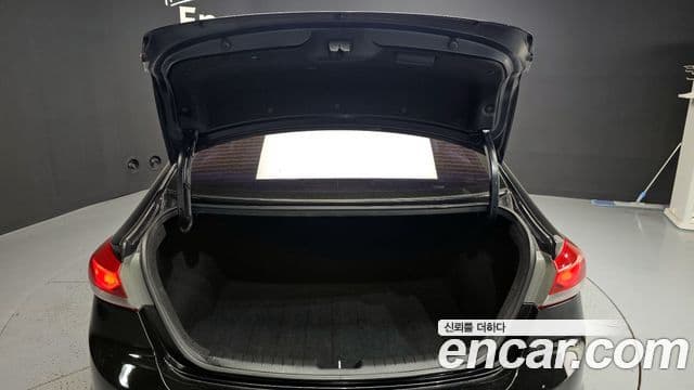 Hyundai Avante AD 1.6 GDI Value Plus, 2017 20