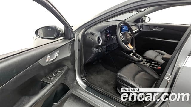 Kia The / новый New K3 2세대 Trendy, 2022 10