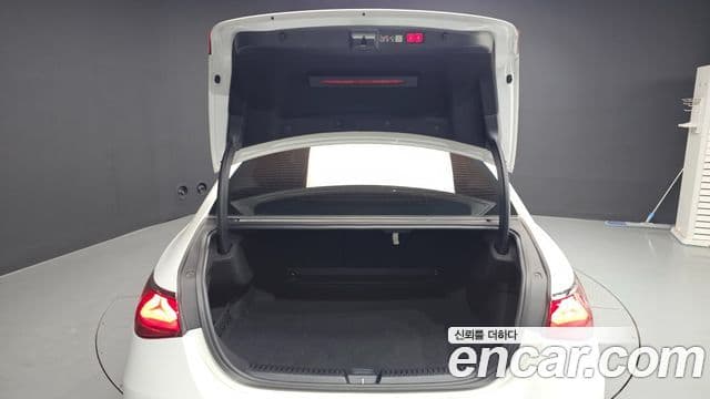 Mercedes-Benz E-класс W214 Avantgarde, 2025 20