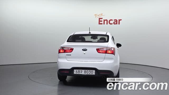 Kia All New Pride Luxury, 2014 4