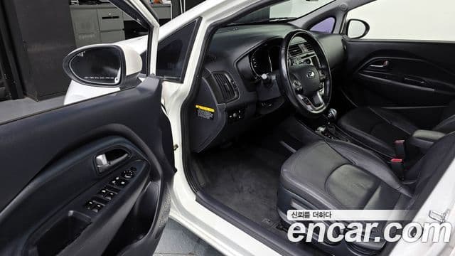 Kia All New Pride Luxury, 2014 10