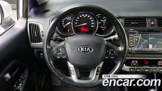 Kia All New Pride Luxury, 2014 18