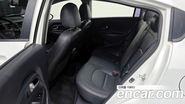 Kia All New Pride Luxury, 2014 20