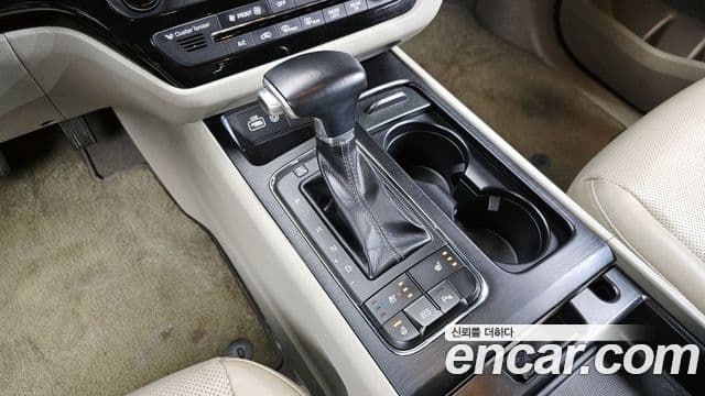 Kia All New Carnival Luxury, 2018 9