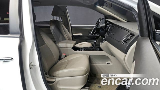 Kia All New Carnival Luxury, 2018 10