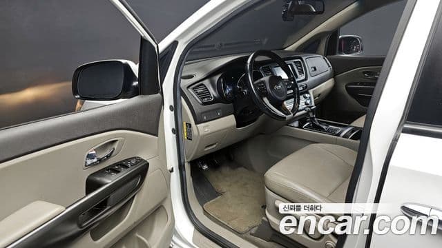 Kia All New Carnival Luxury, 2018 11