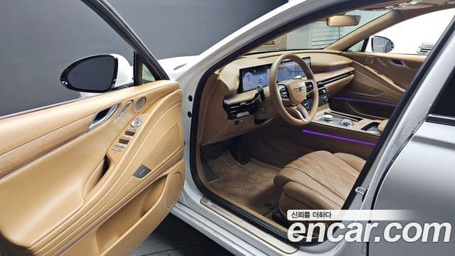 Genesis G80 (RG3) бензин 2.5 турбо AWD, 2025 11