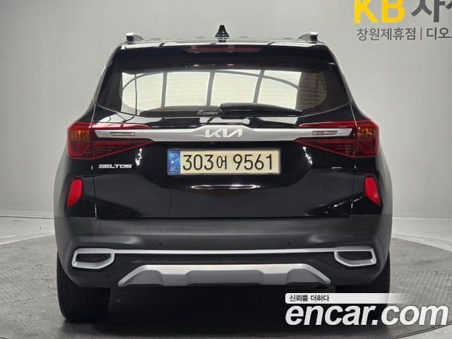 Kia Seltos Signature, 2023 4