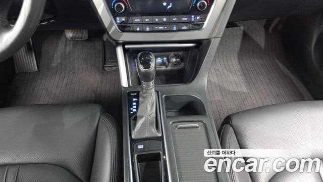 Hyundai LF Sonata 2.0 Smart, 2015 9