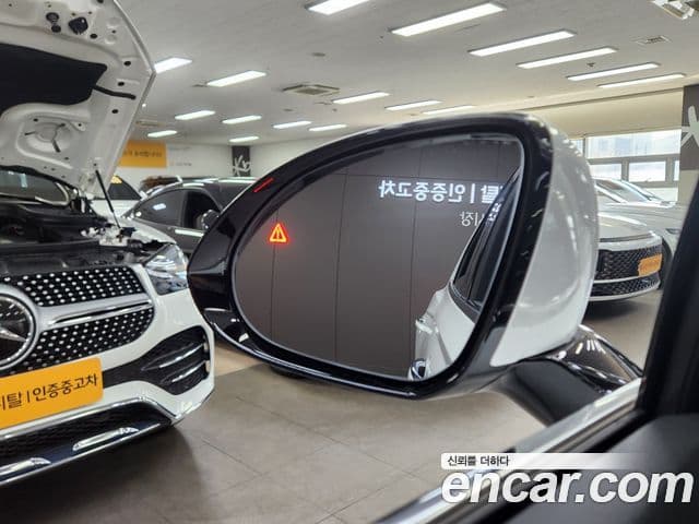 Genesis GV70, 2023 3