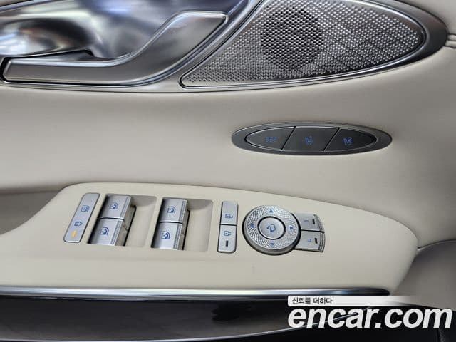 Genesis GV70, 2023 4