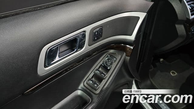 Ford Explorer 5세대, 2015 18