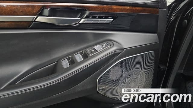 Genesis EQ900 Prestige, 2018 17