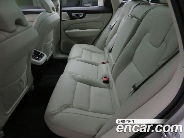 Volvo XC60 2세대 B5 Ultra Dark Air подвеска, 2026 9