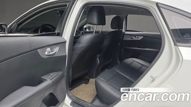 Kia The / новый New K3 2세대 Prestige, 2022 18