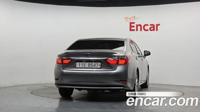Lexus New ES300h XV60, 2015 4