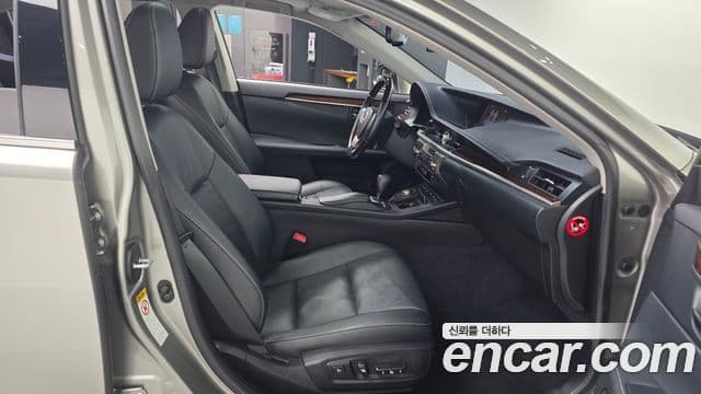 Lexus New ES300h XV60, 2015 11