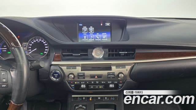 Lexus New ES300h XV60, 2015 14