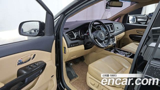 Kia All New Carnival Noblesse, 2016 10