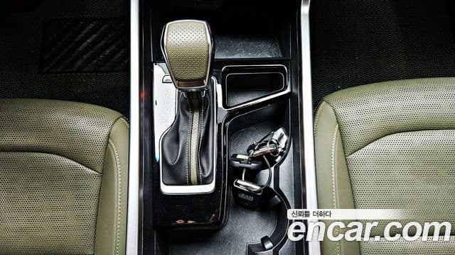 KG모빌리티(SsangYong) Torres T7, 2024 9