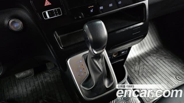 Hyundai Staria Modern, 2022 9