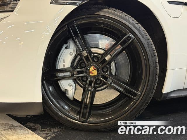 Porsche 타이칸 GTS, 2023 18