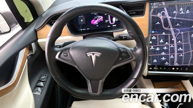 Tesla модель X, 2019 13