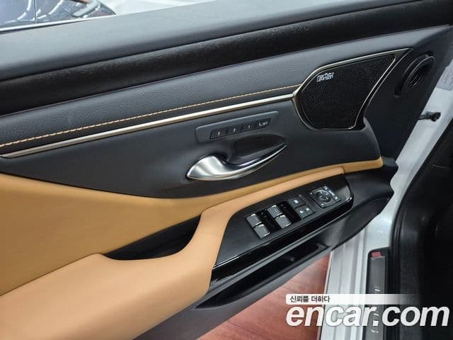 Lexus ES300h 7세대 Executive, 2026 13