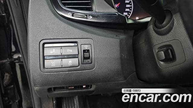 Kia K9 Special, 2013 17