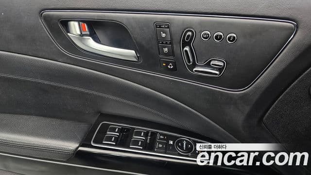 Kia K9 Special, 2013 18