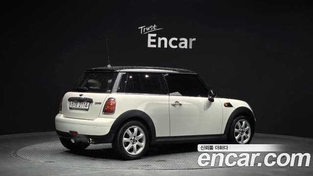 Mini Cooper SE, 2010 2