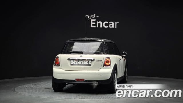 Mini Cooper SE, 2010 4