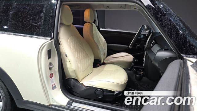 Mini Cooper SE, 2010 10