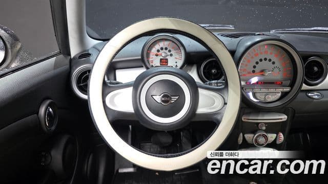 Mini Cooper SE, 2010 13