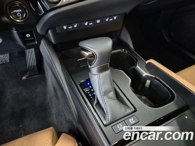 Lexus ES300h 7세대 Executive, 2026 10