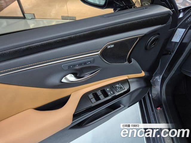 Lexus ES300h 7세대 Executive, 2026 13