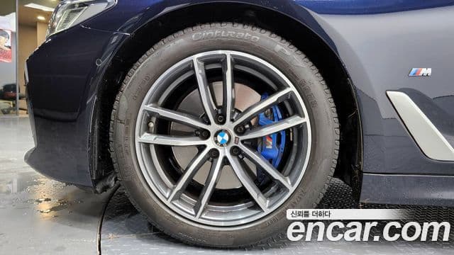 BMW 5시리즈 (G30) 520i M Sport, 2023 все фото