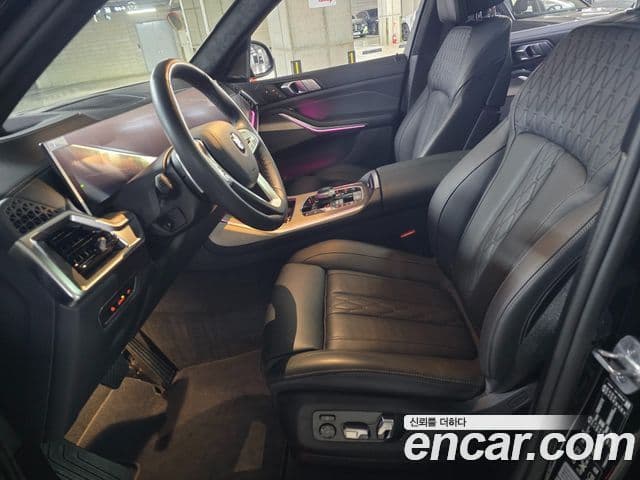 BMW X7 (G07) xDrive 40i Design Pure Excellence 6인승, 2025 10