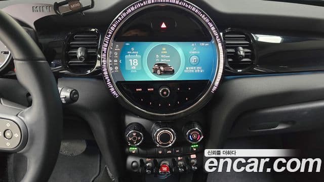 Mini Cooper 3세대, 2023 14