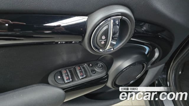 Mini Cooper 3세대, 2023 18