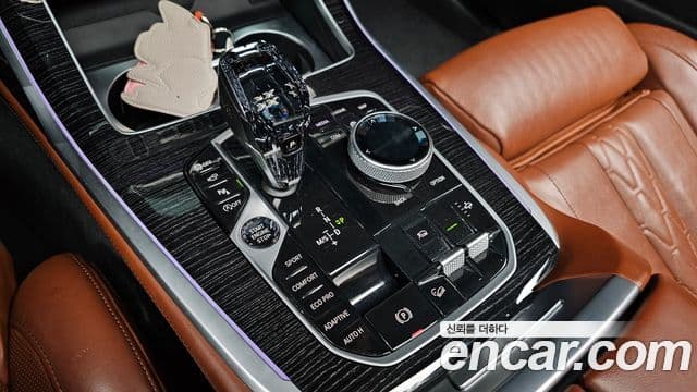 BMW X7 (G07) xDrive 30d M Sport 6인승, 2020 9