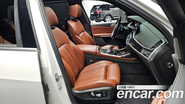 BMW X7 (G07) xDrive 30d M Sport 6인승, 2020 10
