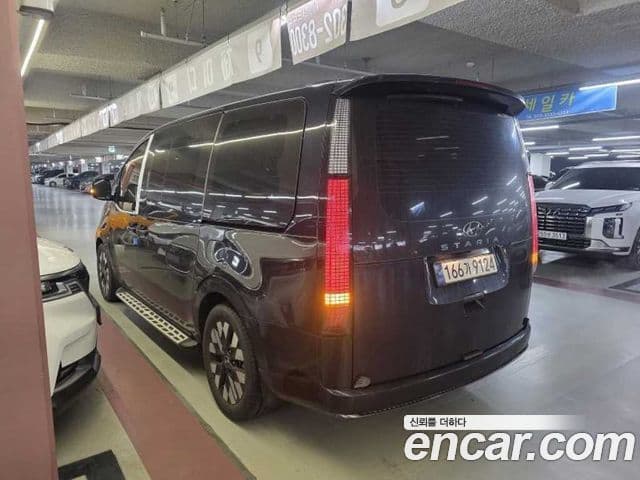 Hyundai Staria Prestige, 2024 2