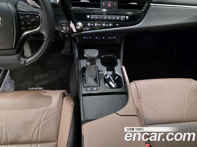 Lexus ES300h 7세대 Luxury Plus, 2024 9