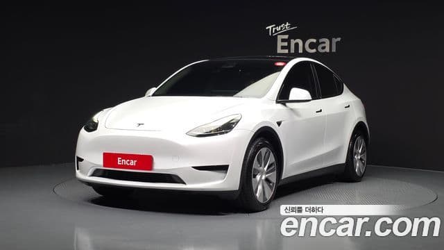 Tesla модель Y, 2023 1