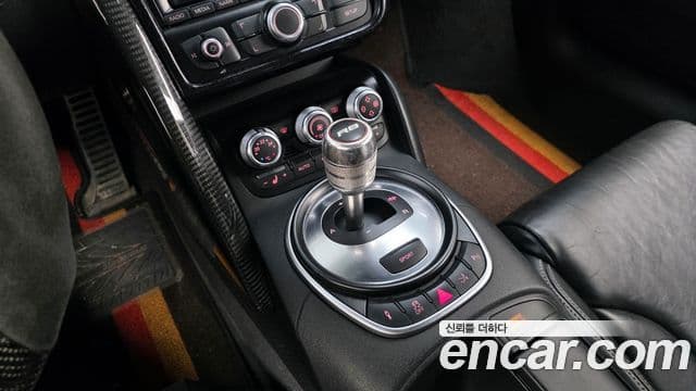 Audi R8 5.2 V10 купе, 2012 9