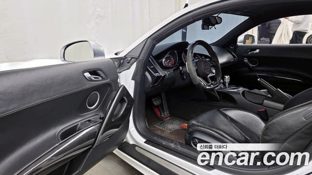 Audi R8 5.2 V10 купе, 2012 10